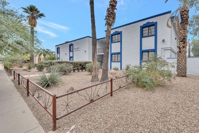 Building Photo - U of A Affordable housing!!! Affordable 2 ...