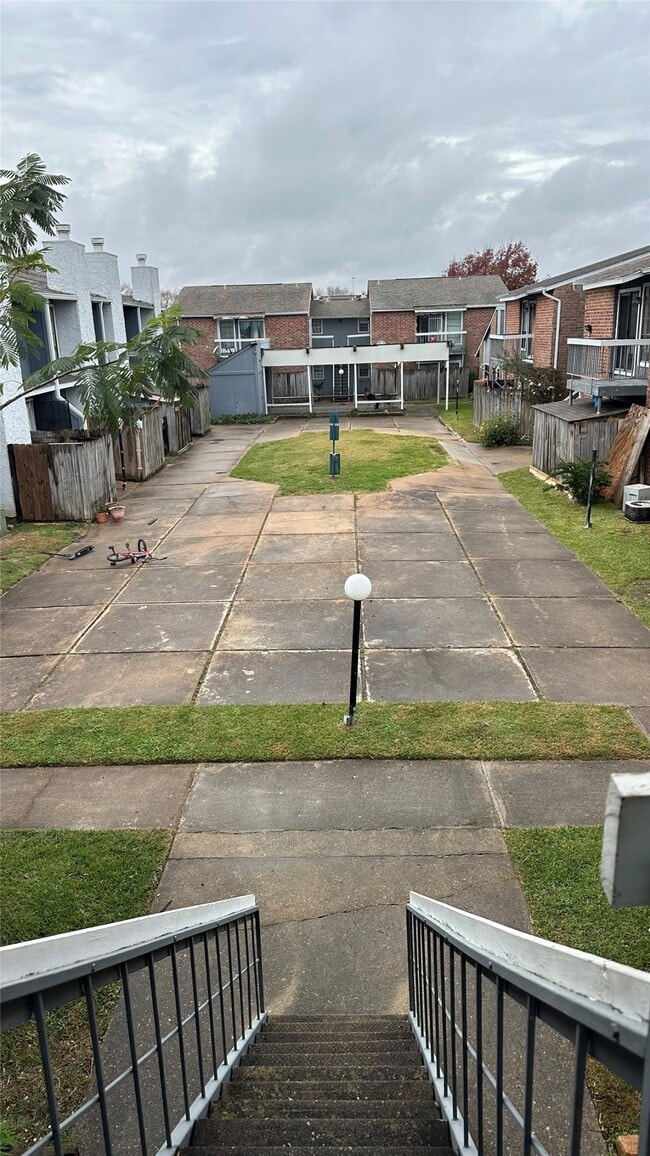 Building Photo - 9550 Deering Dr