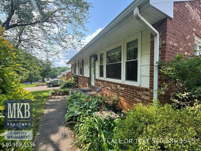 Building Photo - 4706 Casper Dr NE