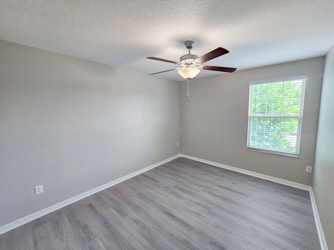Building Photo - 10520 Strawberry Tetra Dr