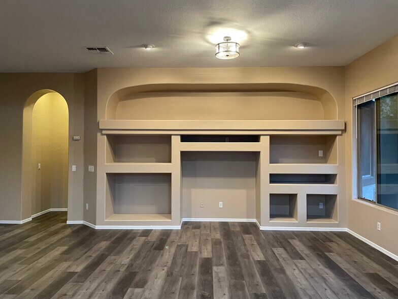 Building Photo - 2916 W Windsong Dr