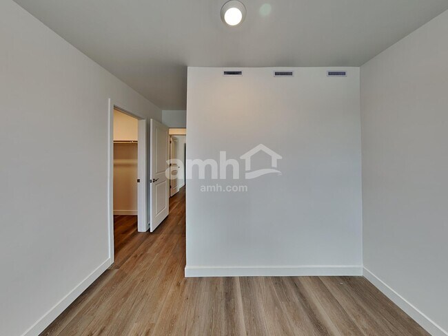 Building Photo - 7423 S Paseo Monte de Oro