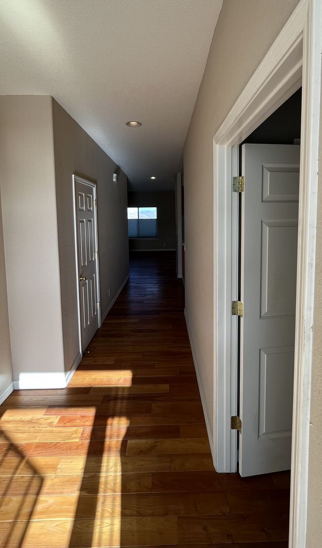 Building Photo - Beautiful sunridge house with breathtaking...