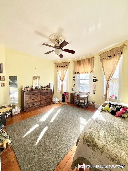 Building Photo - 83 Wensley St