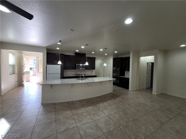 Building Photo - 5564 Bethany Bend Dr