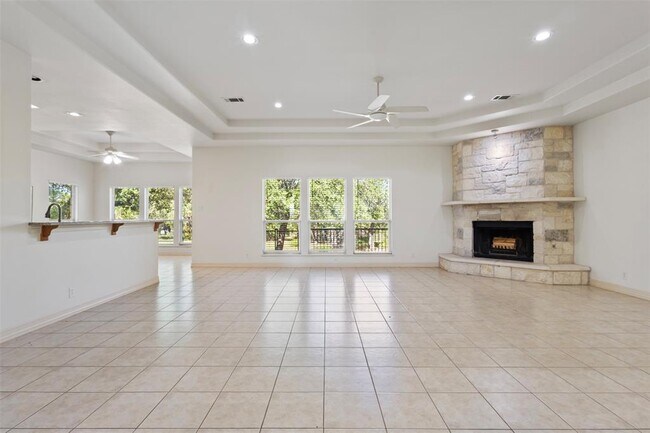 Building Photo - 13700 Madrone Mountain Way