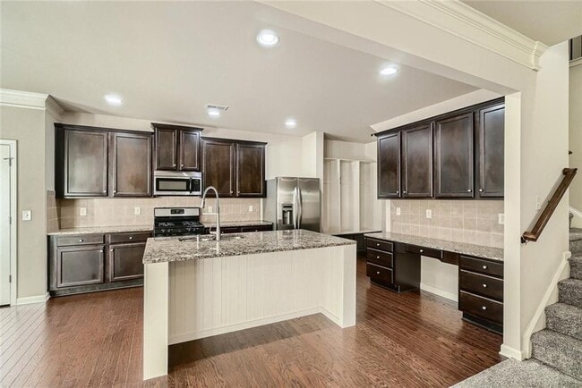 Building Photo - 1835 Habersham Villa Dr