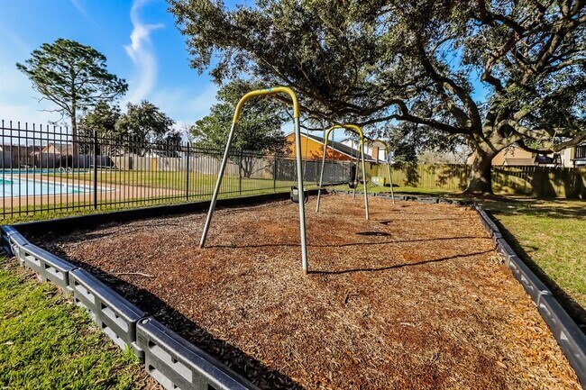 Building Photo - 16706 Quail Meadow Dr