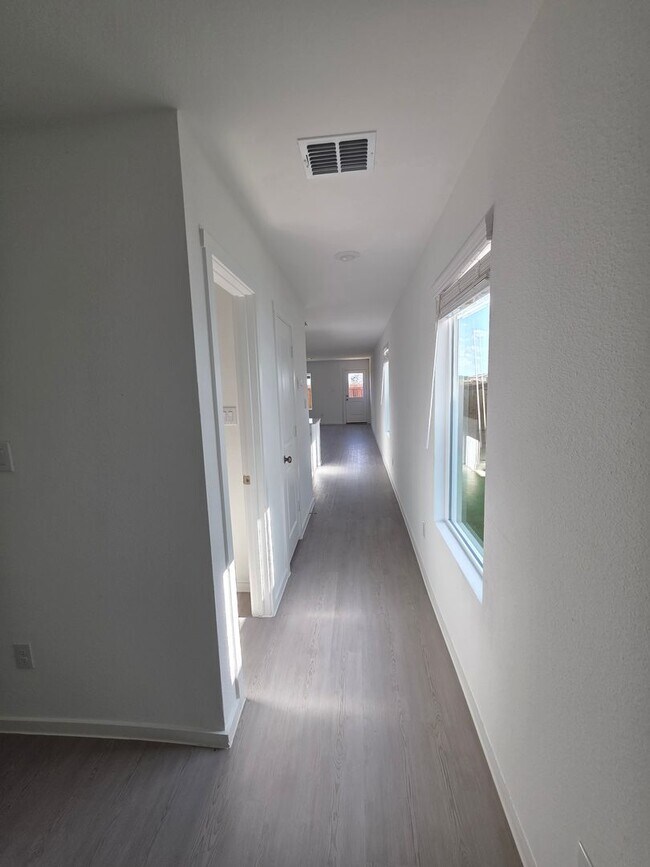 Building Photo - Charming 3-Bedroom Home in Providence Vill...
