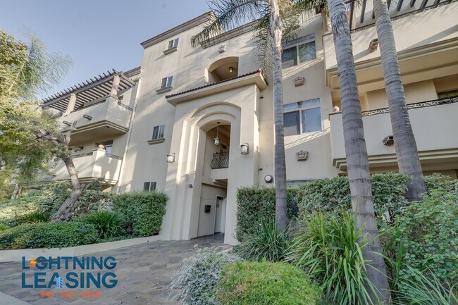 Building Photo - 10641 Woodbridge St
