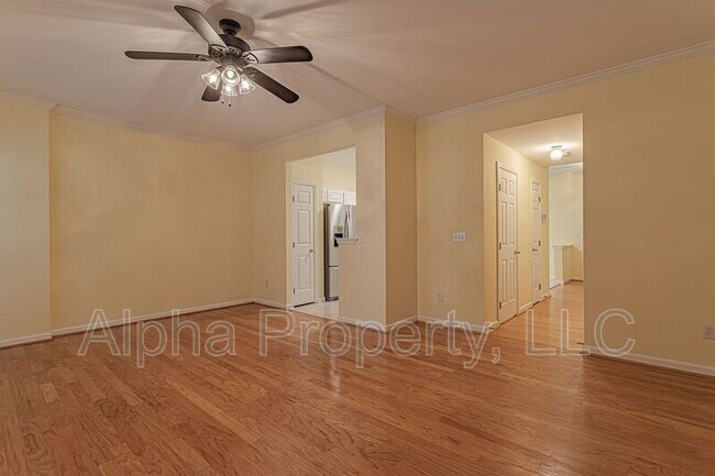 Building Photo - 142 Spring Crossing Cir