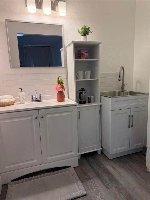 Building Photo - 8421 S Orange Blossom Trl