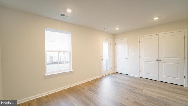 Building Photo - 103 Brashear Ct
