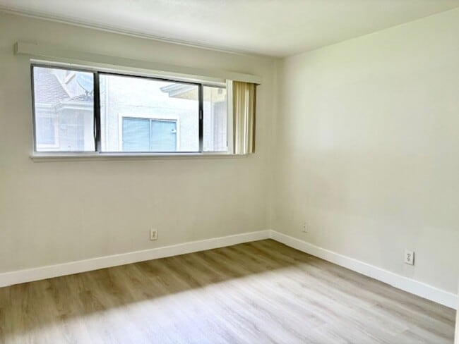 Building Photo - 2612 Anchor Ave