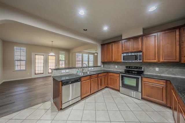 Building Photo - 6524 Hickory Hill Dr