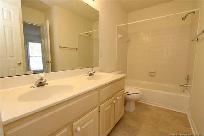 Building Photo - 114 Covewood Ct