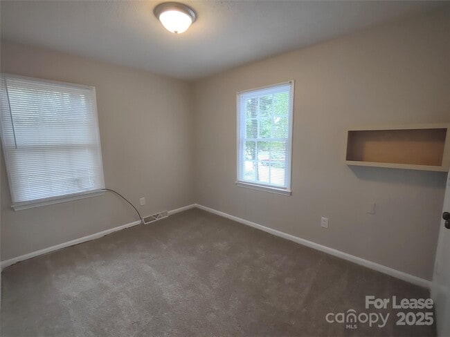 Building Photo - 615 Rama Rd