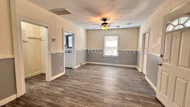 Building Photo - 2316 NW 38th St