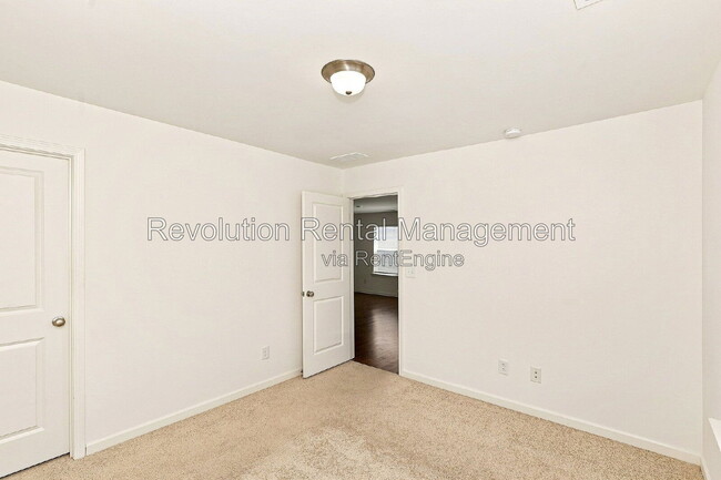 Building Photo - 565 Morrow Ln