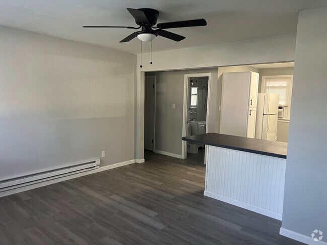 Building Photo - 1422 Willow Ave