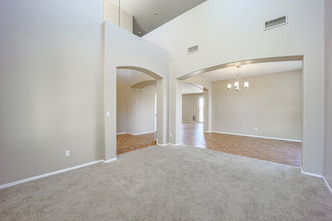 Building Photo - 5 bedroom Home1