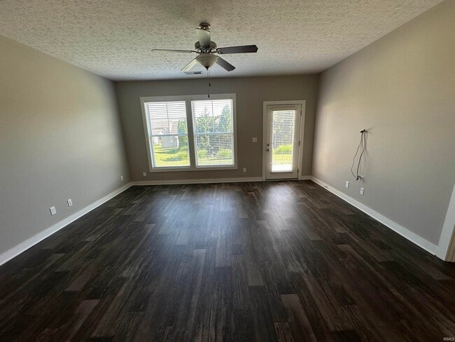 Building Photo - 2331 Jamaica Ct