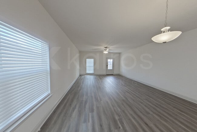 Building Photo - 17623 Carlisle Ave