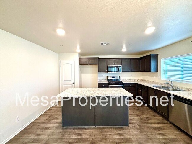 Building Photo - 14173 Mustang Cir