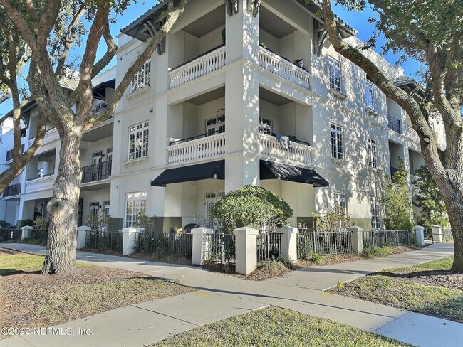 Primary Photo - 2064 Herschel St
