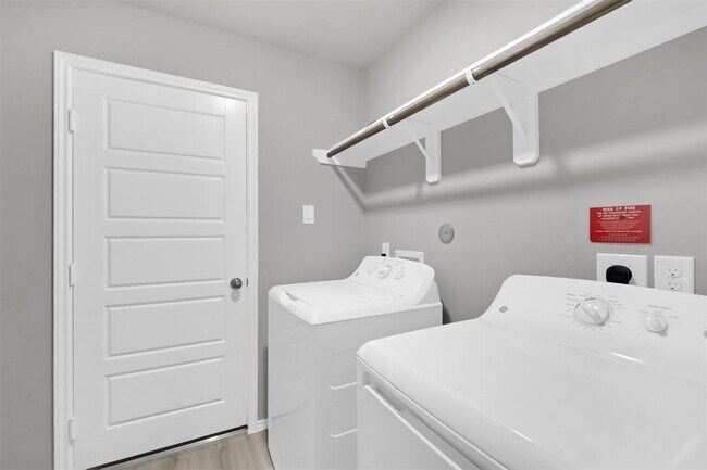 Building Photo - 6715 Scarlet Sagebrush St
