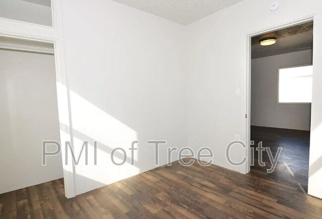 Building Photo - 223 N Venice St