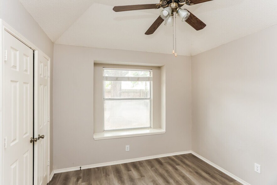 Building Photo - 4708 Misty Ridge Dr