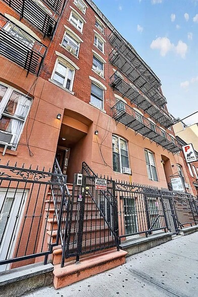 Building Photo - 163 Ludlow St