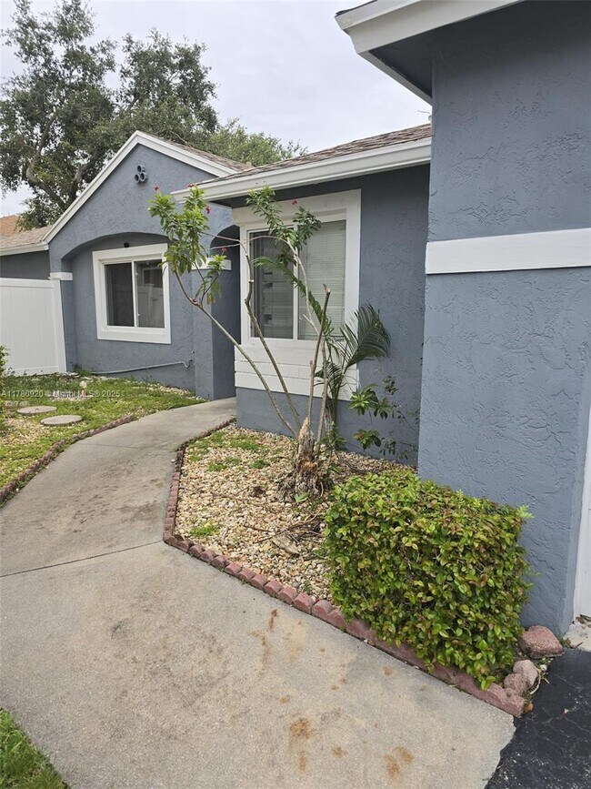 Primary Photo - 11751 NW 12th St