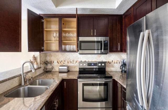 Building Photo - 2022 River Run Dr