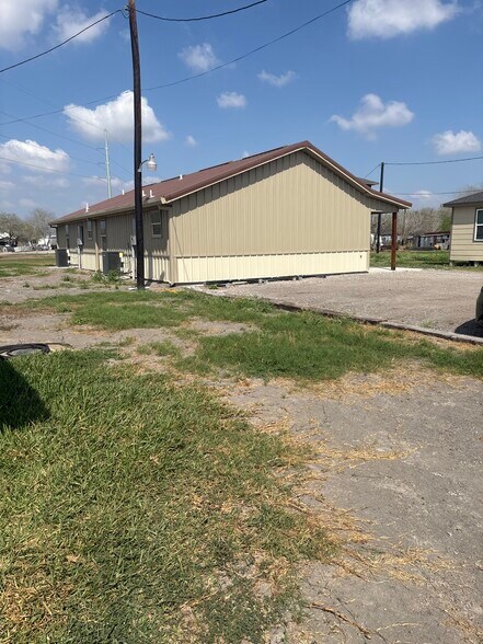 Building Photo - 3246 Meadow Ln