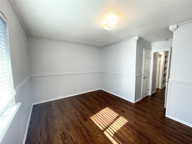 Building Photo - 8208 Sam Rayburn Dr