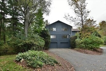 Building Photo - 5 Treetop Park