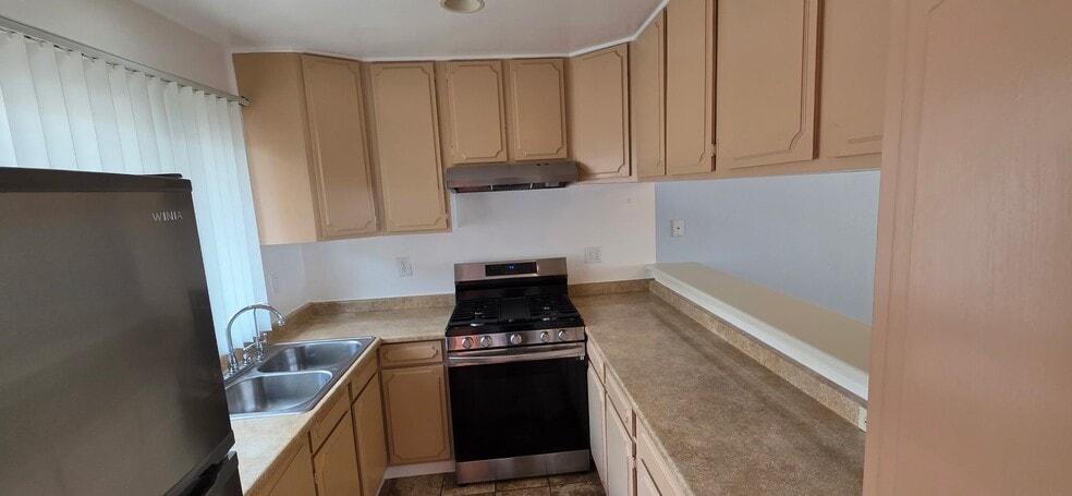 Building Photo - 125 Olive St