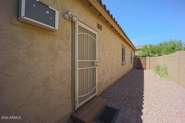 Building Photo - 17576 W Bajada Rd