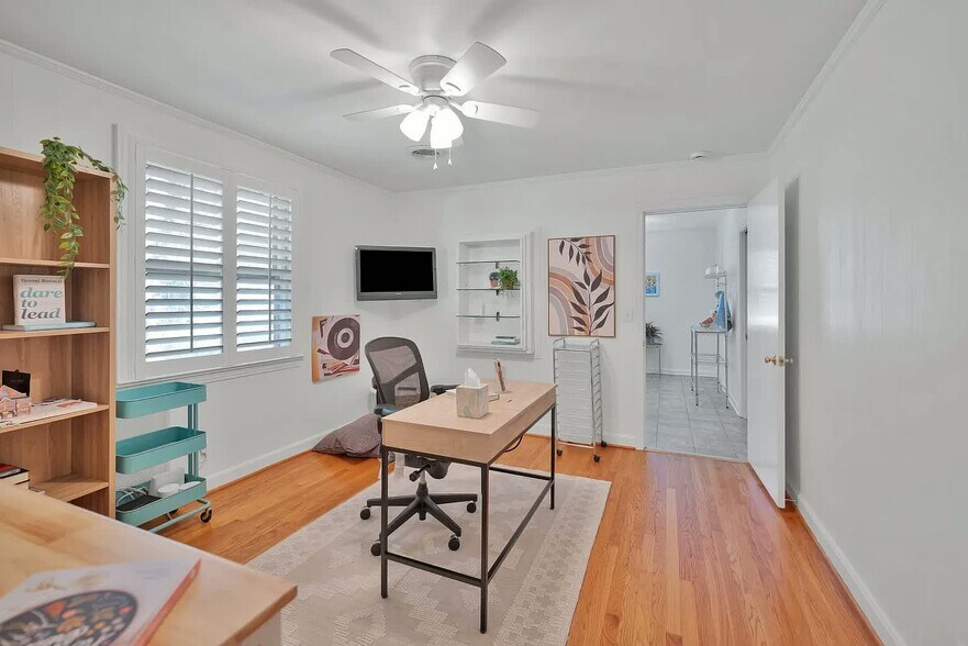 Building Photo - 6231 Henry Ford Dr