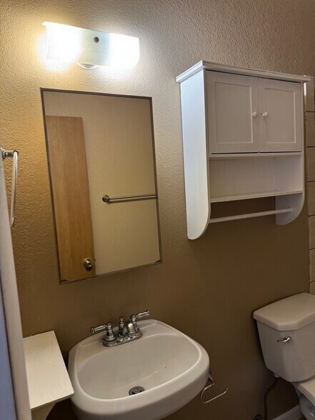 Building Photo - 1211 Lipan St