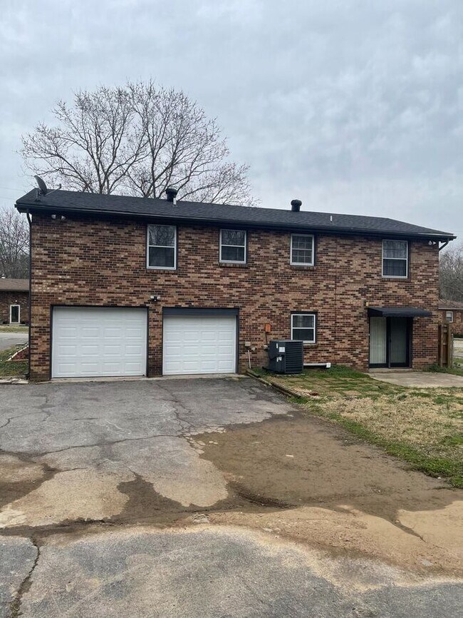 Building Photo - Old Hickory Single Family Home