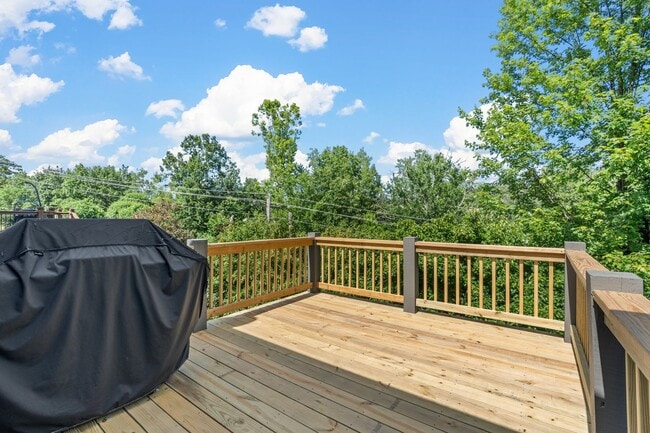 Building Photo - Beautiful 3-Bed, 3-Bath Home in Excellent ...