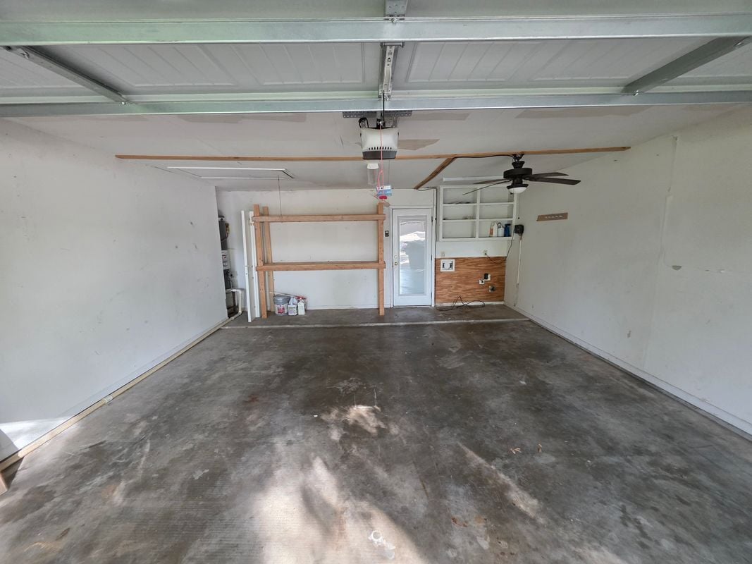 Building Photo - 4207 Woodcrest Dr