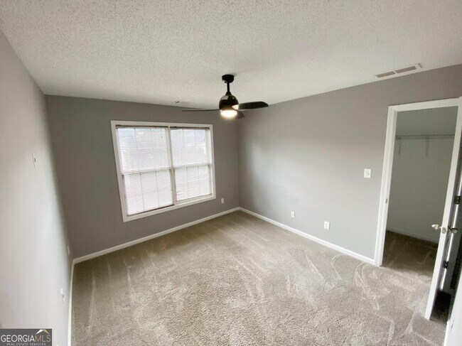 Building Photo - 675 Millbrook Villa Dr