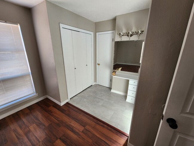 Master - 5109 Bastille Ave