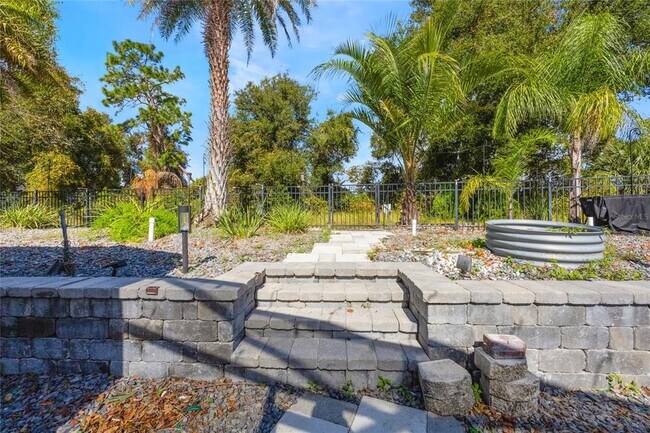 Building Photo - 349 La Creek Ct