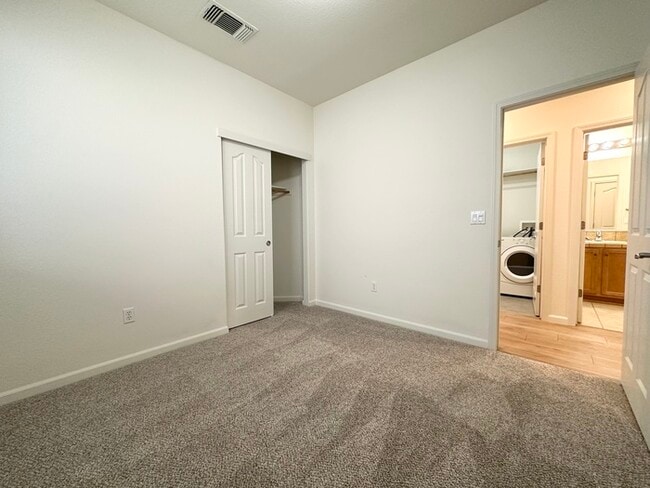 Building Photo - Spacious 3 bedroom 2 bath home in Rancho Cordova!!