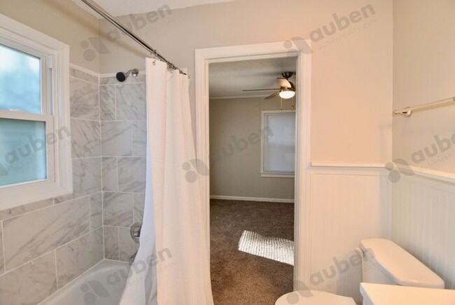 Building Photo - 2 Bedroom House For Lease in South Augusta